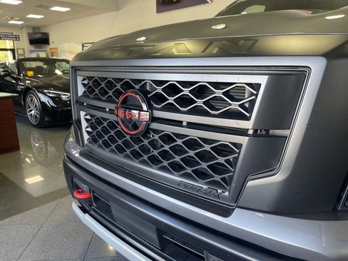 Used 2023 Nissan Titan PRO-4X w/ Pro-4x Convenience Package image 11