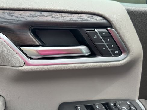 New 2026 GMC Sierra 1500 SLT image 14