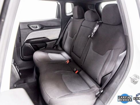 Used 2025 Jeep Compass Sport image 30