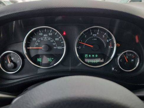 Used 2018 Jeep Wrangler Unlimited Sahara AWD/4WD image 36