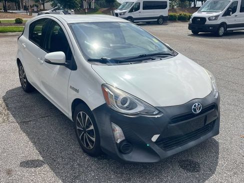 Used 2015 Toyota Prius C Two FWD image 3