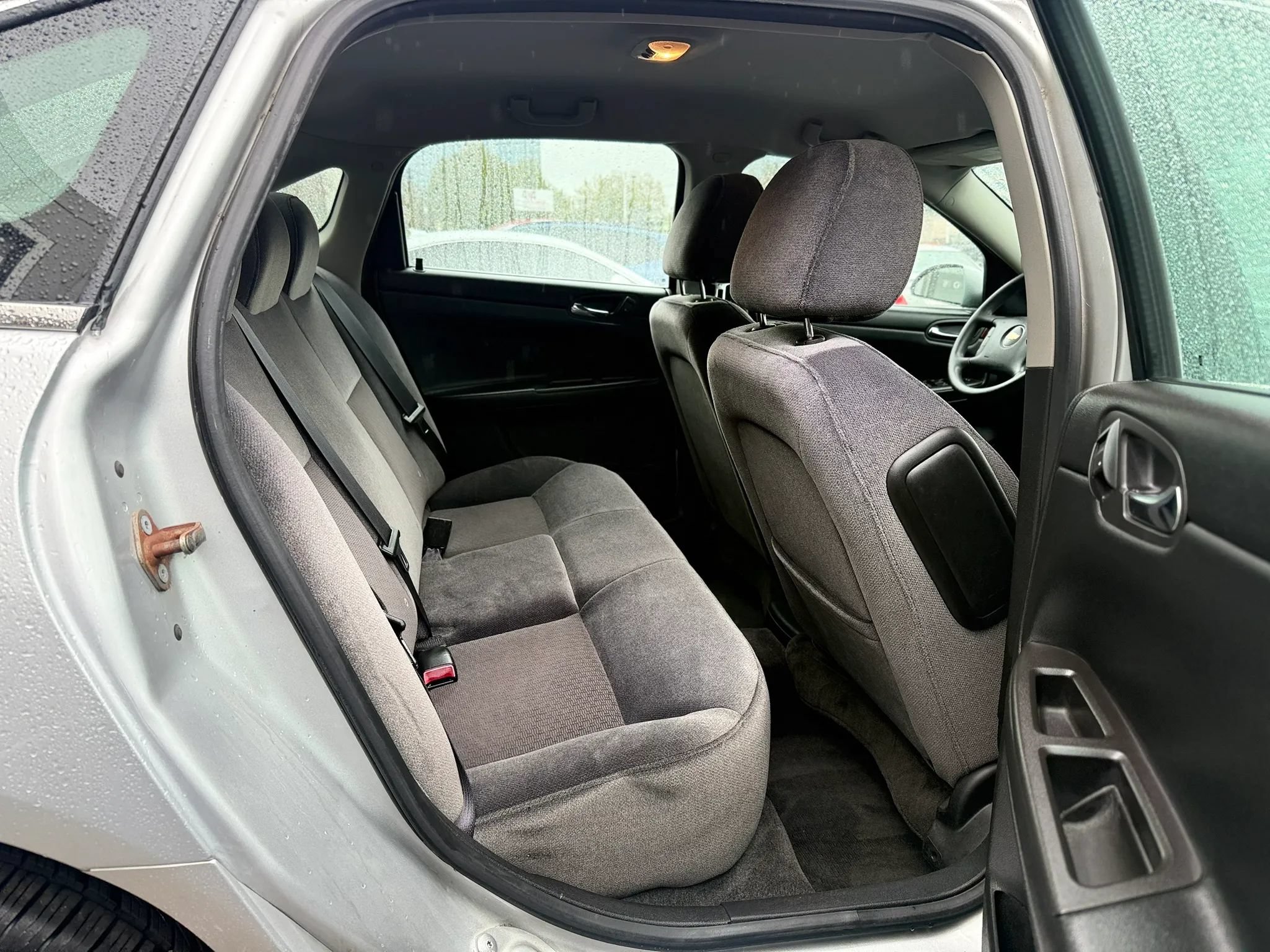 Used 2010 Chevrolet Impala LS FWD image 25