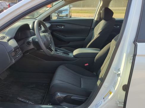 Certified 2025 Honda Accord LX image 18