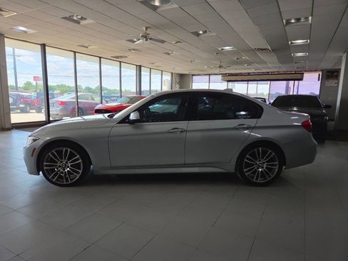 Used 2017 BMW 340i xDrive Sedan AWD/4WD image 4