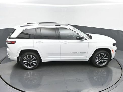Used 2023 Jeep Grand Cherokee Overland AWD/4WD image 43