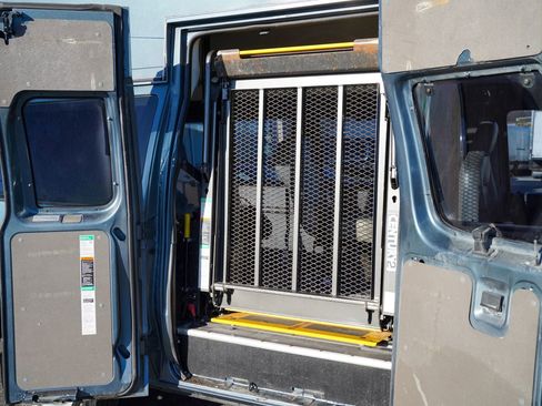 Used 2014 Ford E-350 and Econoline 350 Extended Super Duty w/ Power Group RWD image 19