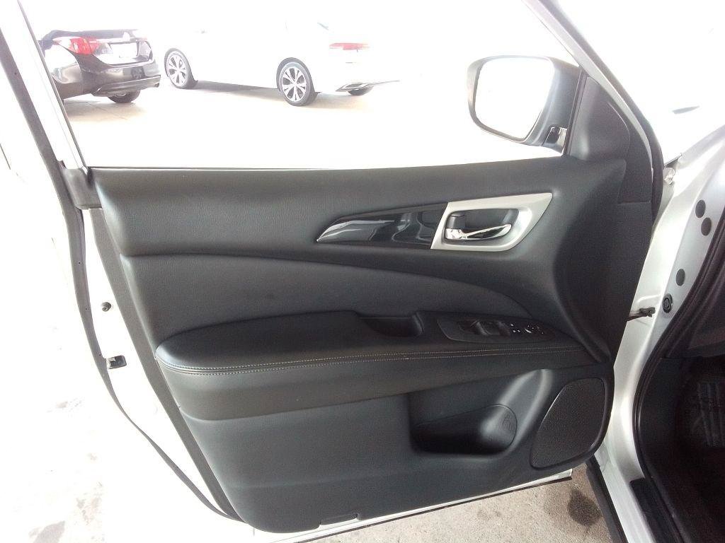 Used 2020 Nissan Pathfinder S FWD image 22