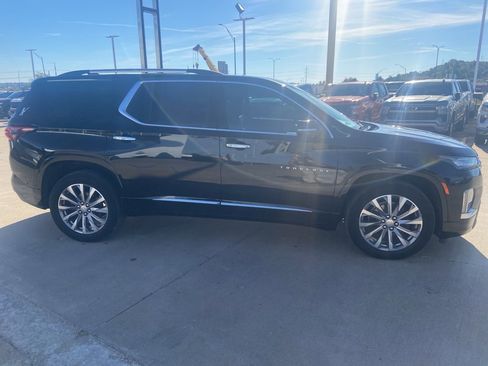 Used 2023 Chevrolet Traverse Premier image 4