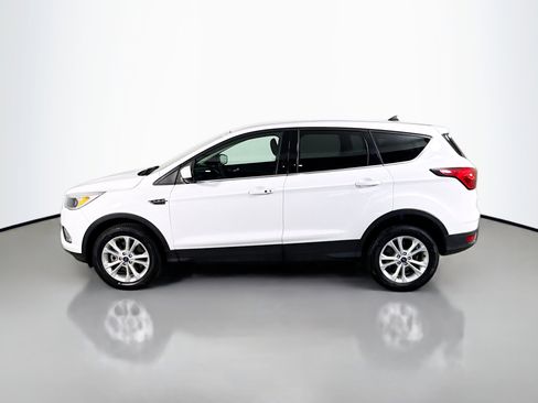Used 2019 Ford Escape SE image 6