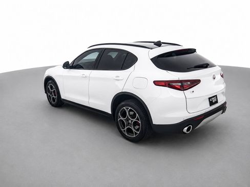 Used 2018 Alfa Romeo Stelvio Sport w/ Quick Order Package 22J Sport AWD/4WD image 7