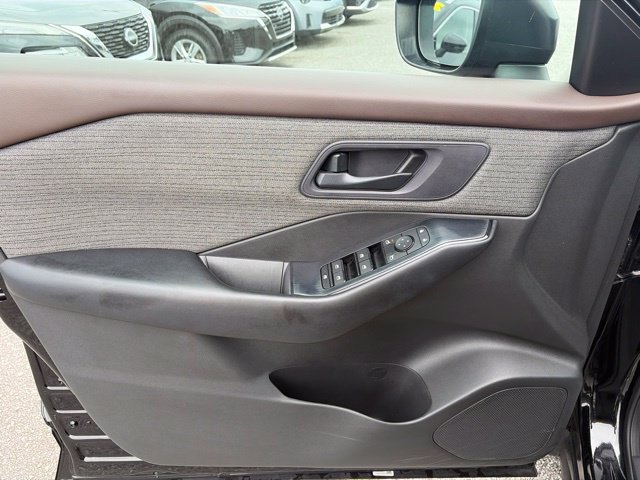 Used 2023 Nissan Rogue S FWD image 28