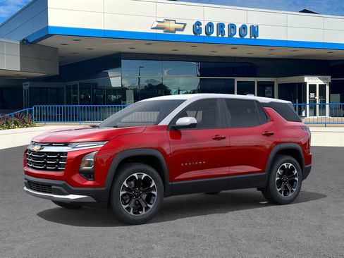 New 2026 Chevrolet Equinox LT image 2