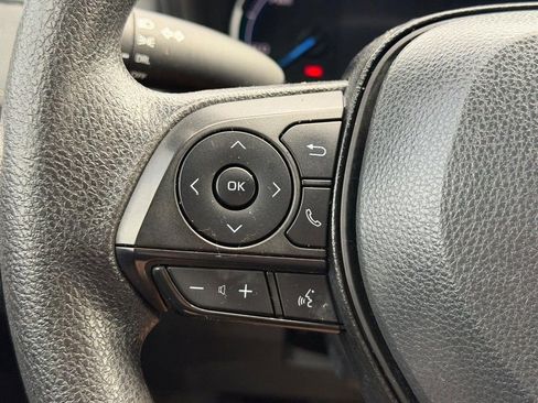 Used 2024 Toyota RAV4 LE AWD/4WD image 19