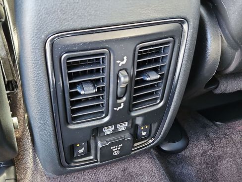 Used 2018 Jeep Grand Cherokee Limited AWD/4WD image 28