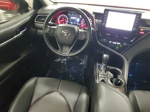 Used 2022 Toyota Camry XSE FWD image 13