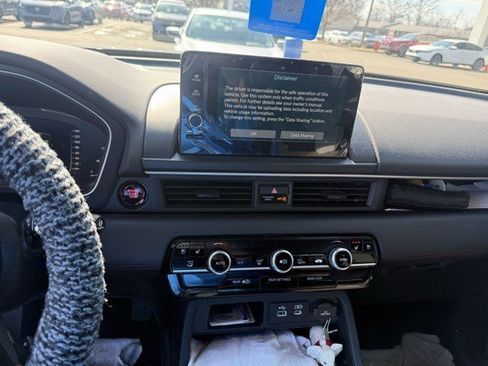 Used 2025 Honda Pilot Black Edition image 8