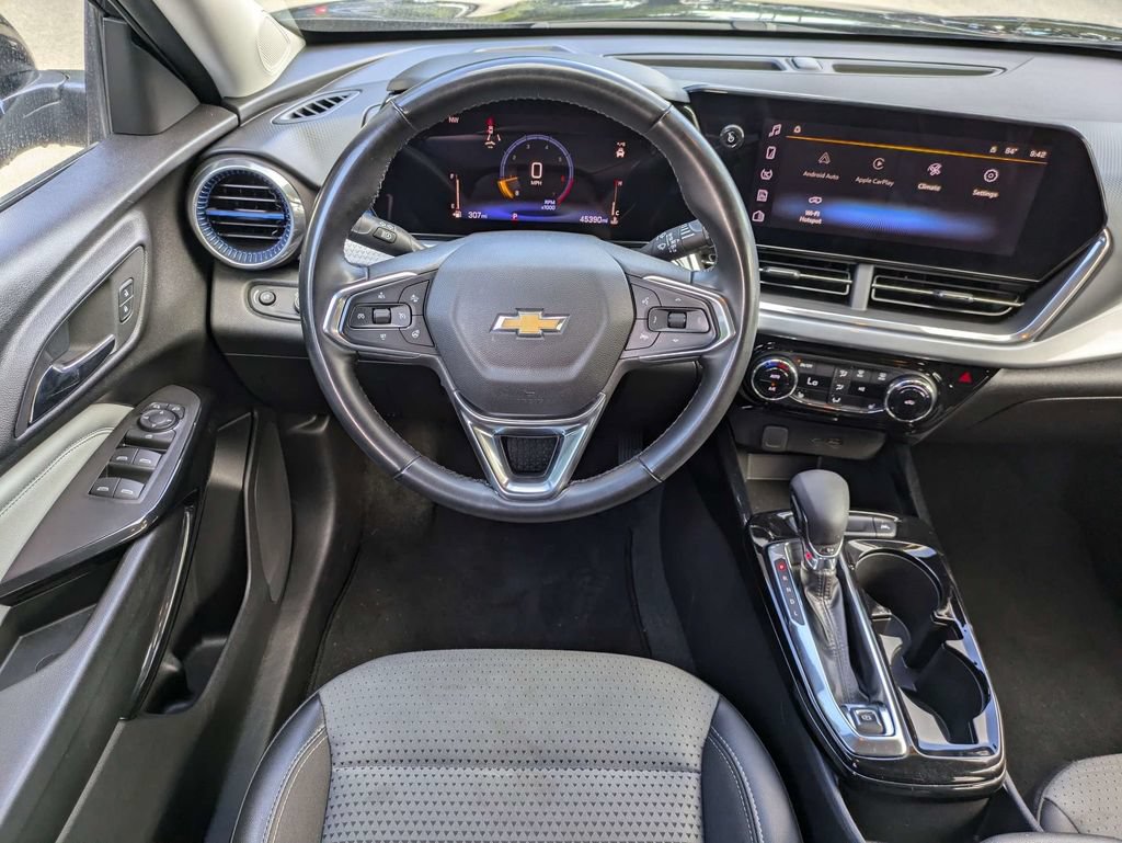 Used 2024 Chevrolet Trax LT w/ Driver Confidence Package FWD image 16