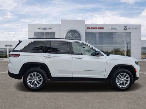 Certified 2025 Jeep Grand Cherokee Laredo X RWD image 2