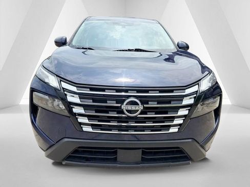 Used 2024 Nissan Rogue SV AWD/4WD image 2
