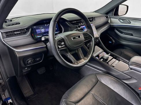 Used 2022 Jeep Grand Cherokee L Overland AWD/4WD image 9