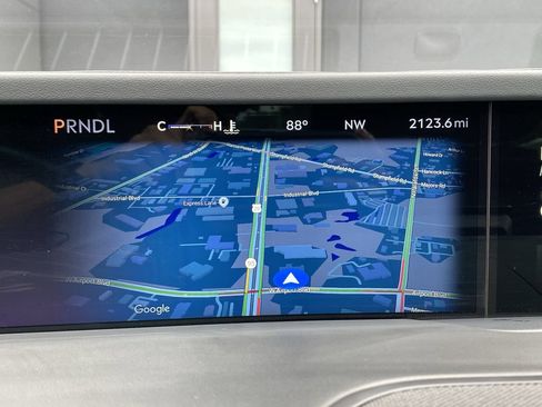 Used 2025 Lincoln Nautilus Reserve AWD/4WD image 25