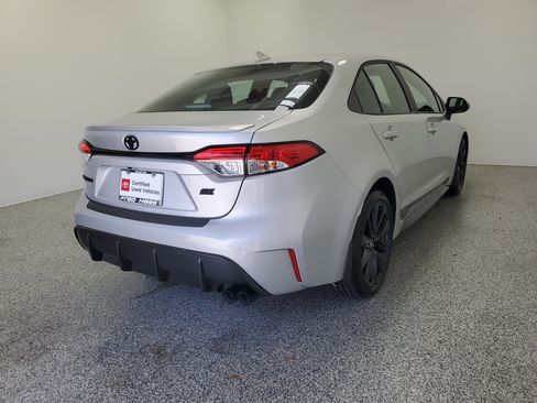Used 2025 Toyota Corolla SE FWD image 6