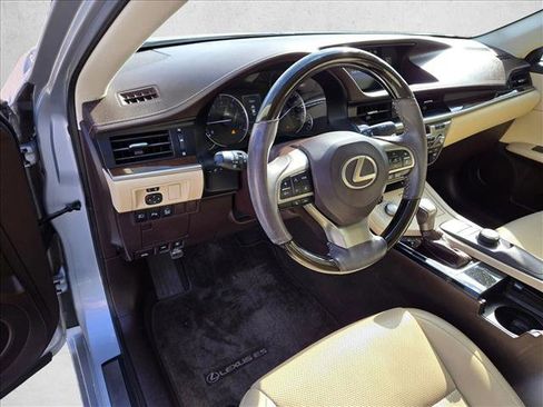 Used 2018 Lexus ES 350 w/ Premier Package image 9