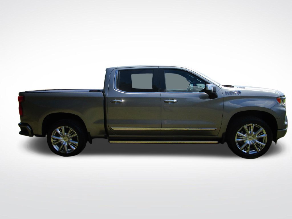 Used 2023 Chevrolet Silverado 1500 High Country w/ High Country Premium Package AWD/4WD image 9
