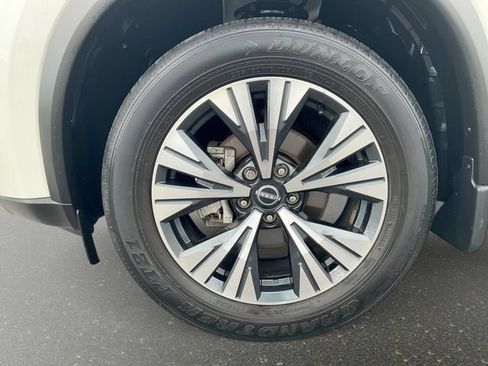 Certified 2023 Nissan Rogue SV AWD/4WD image 11