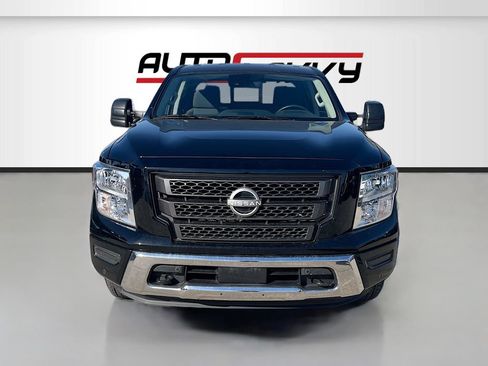 Used 2024 Nissan Titan SV w/ SV Convenience Package RWD image 1
