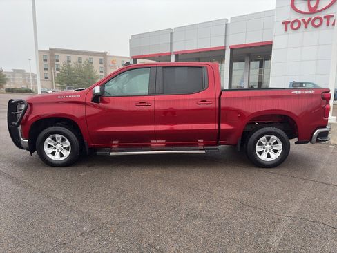 Used 2022 Chevrolet Silverado 1500 LT image 2