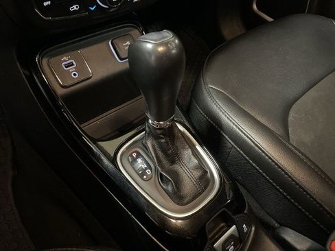 Used 2021 Jeep Compass Latitude FWD image 30