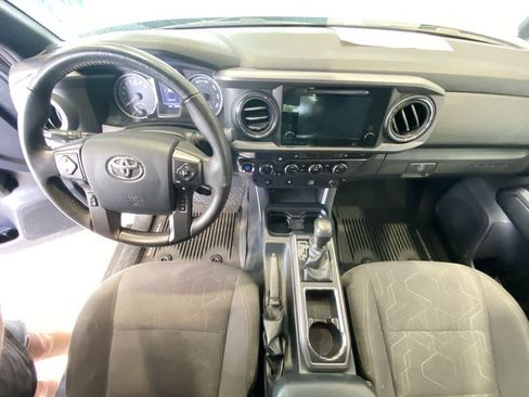 Used 2019 Toyota Tacoma TRD Off-Road w/ TRD Premium Off Road Package AWD/4WD image 24
