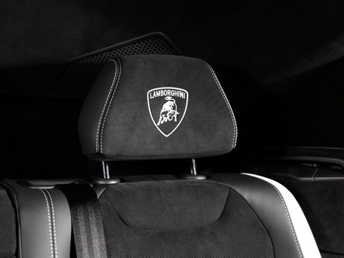 Used 2024 Lamborghini Urus Performante image 54