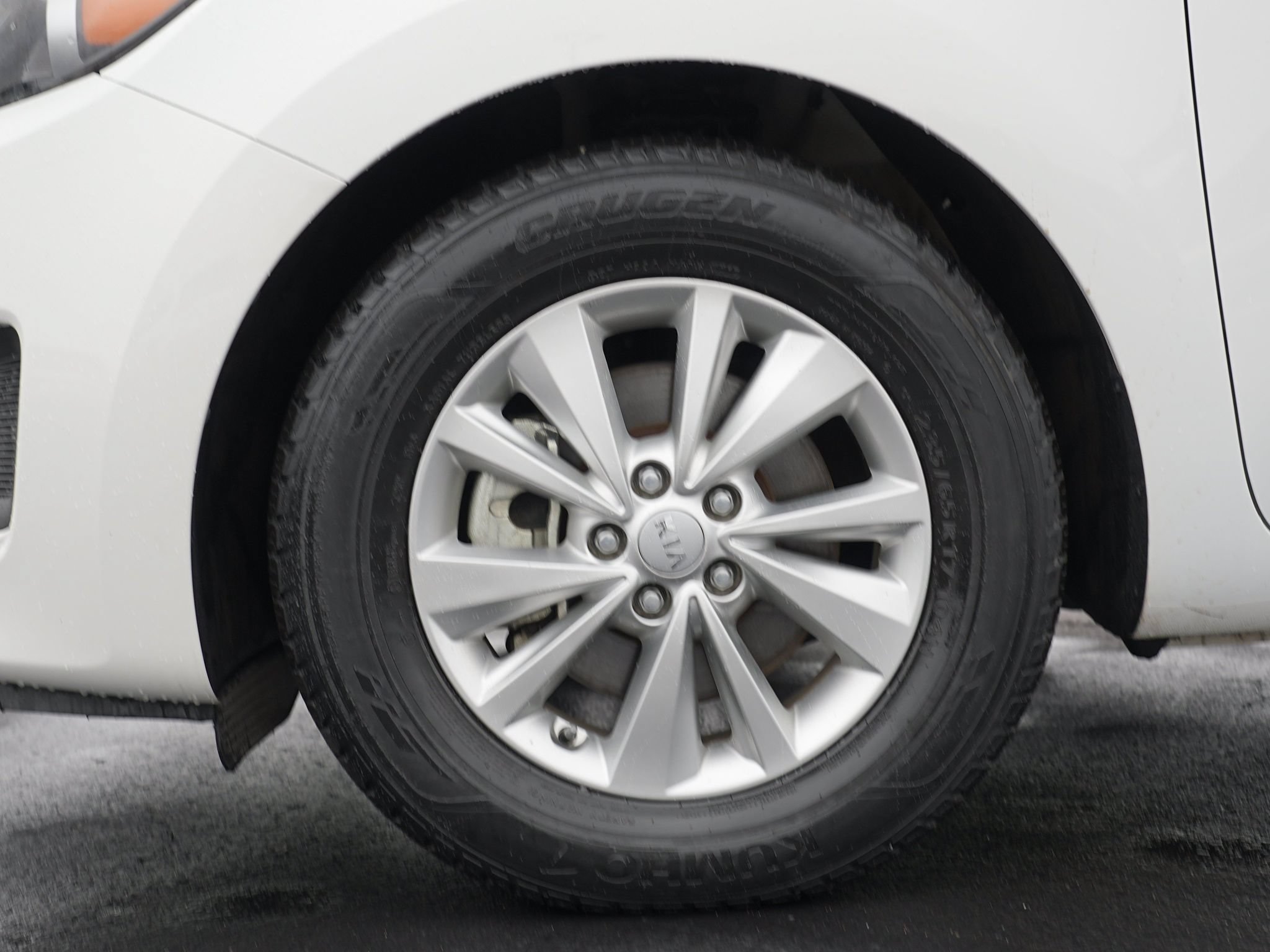 Used 2018 Kia Sedona L FWD image 11