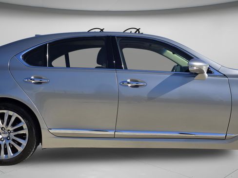 Used 2017 Lexus LS 460 Comfort w/ Comfort Package image 8