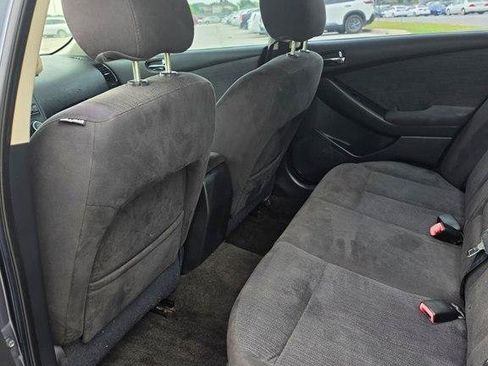 Used 2010 Nissan Altima Sedan FWD image 12