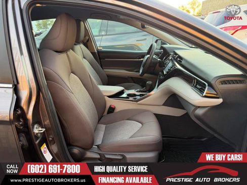 Used 2019 Toyota Camry LE w/ Convenience Package FWD image 23