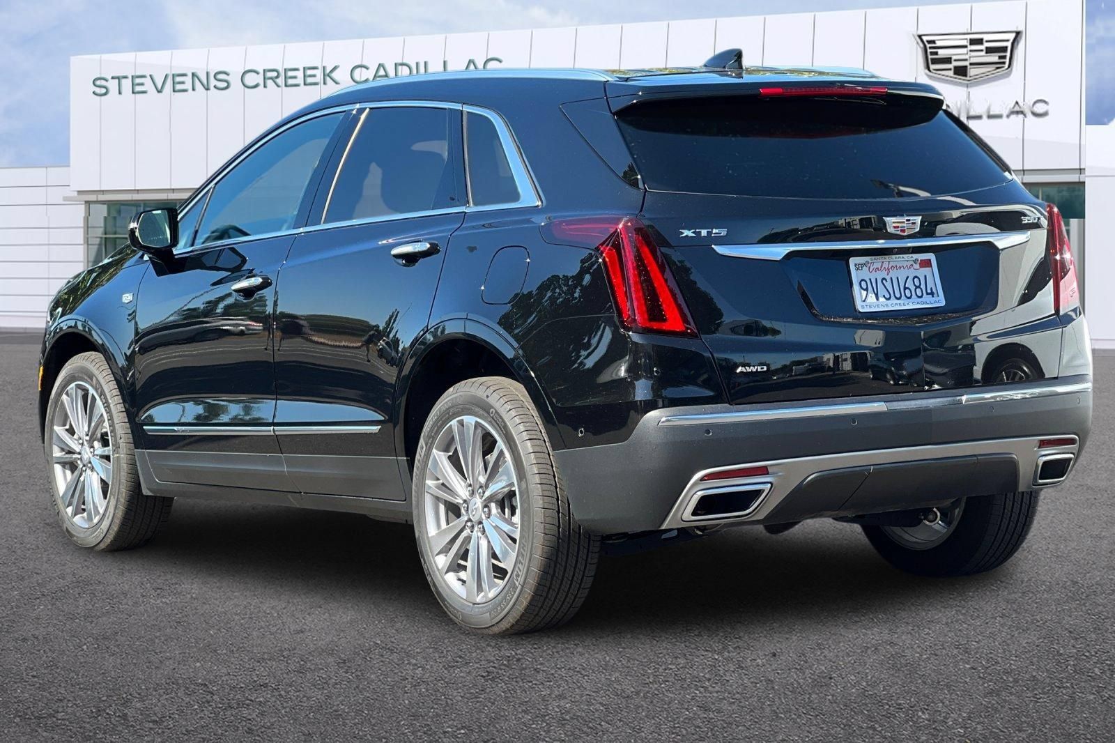Used 2025 Cadillac XT5 Premium Luxury w/ Technology Package AWD/4WD image 5