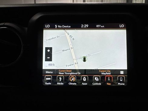 Used 2018 Jeep Wrangler Unlimited Sahara AWD/4WD image 9