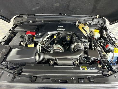 Used 2018 Jeep Wrangler Unlimited Sport S AWD/4WD image 27