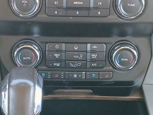 Used 2020 Ford F150 Lariat image 4