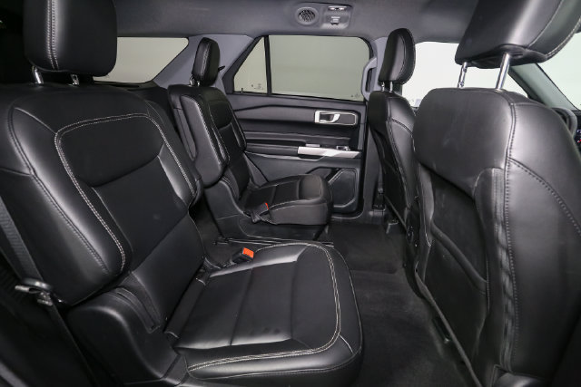 Used 2023 Ford Explorer XLT w/ Equipment Group 202A AWD/4WD image 19