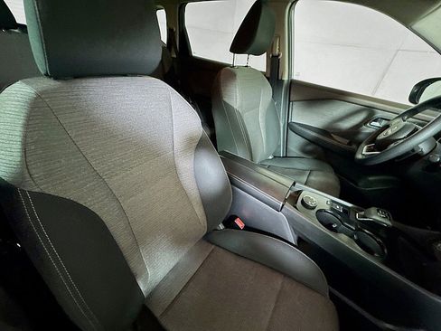 Used 2023 Nissan Rogue SV image 24