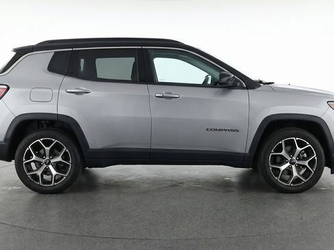 Used 2025 Jeep Compass Limited AWD/4WD image 11