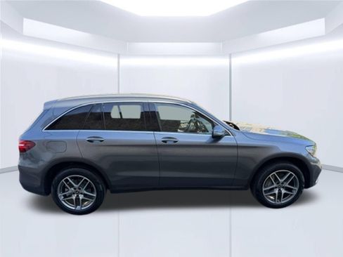 Used 2019 Mercedes-Benz GLC 300 4MATIC image 4