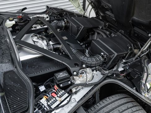 Used 2019 Aston Martin DB11 Volante RWD image 43