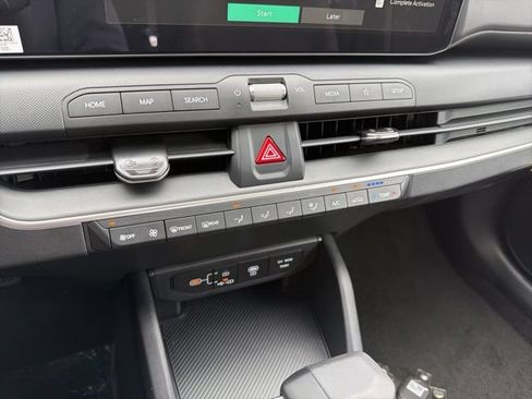 New 2026 Kia K4 FWD image 17