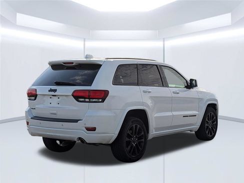 Used 2019 Jeep Grand Cherokee Altitude AWD/4WD image 6