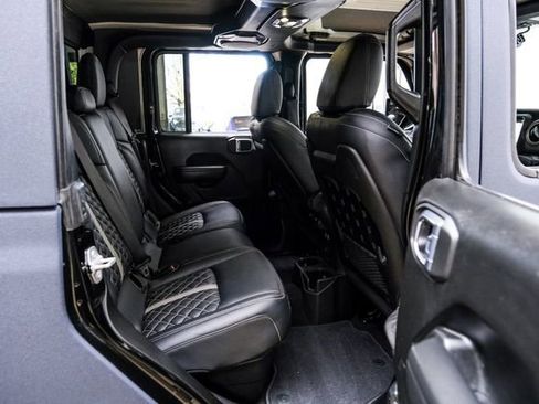 Used 2022 Jeep Gladiator Rubicon w/ Cold Weather Group image 79